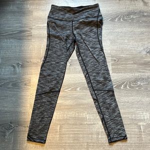 VICTORIA SECRET KNOCKOUT 7/8th Leggings size small